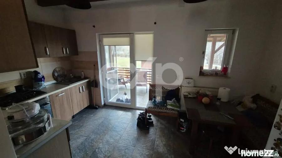 Casă cu 4 camere cu Teren 553 Mp în Hințești