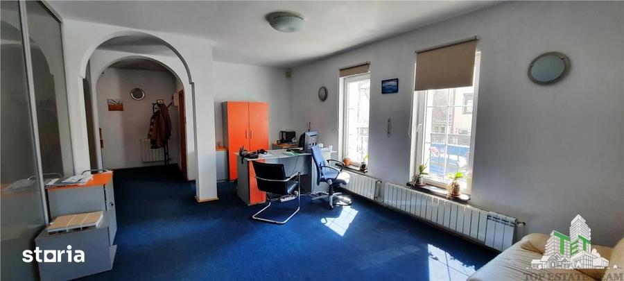 Casă cu 10 camere cu Teren 100 Mp în Grivița