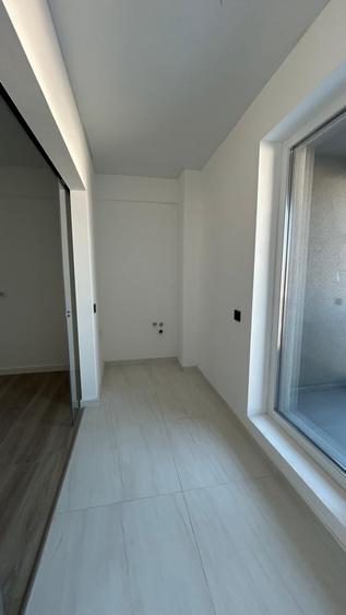 Apartament cu 3 camere semidecomandat în Albert