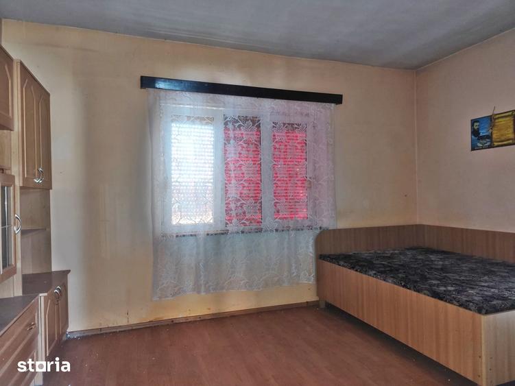 Casă cu 5 camere cu Teren 4122 Mp în Cociuba Mare