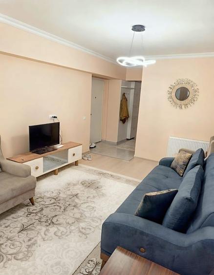 Apartament cu 2 camere decomandat, mobilat în Universitate