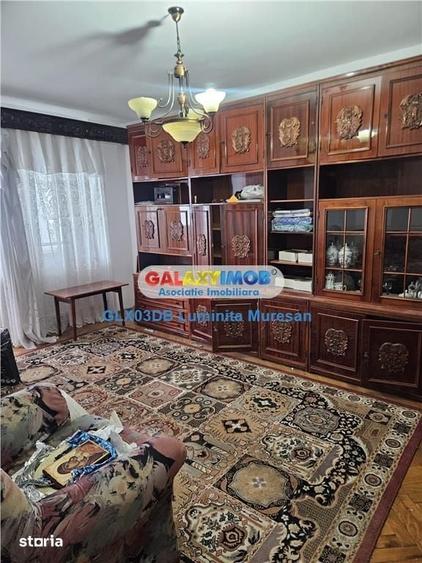 Apartament cu 3 camere decomandat în Central