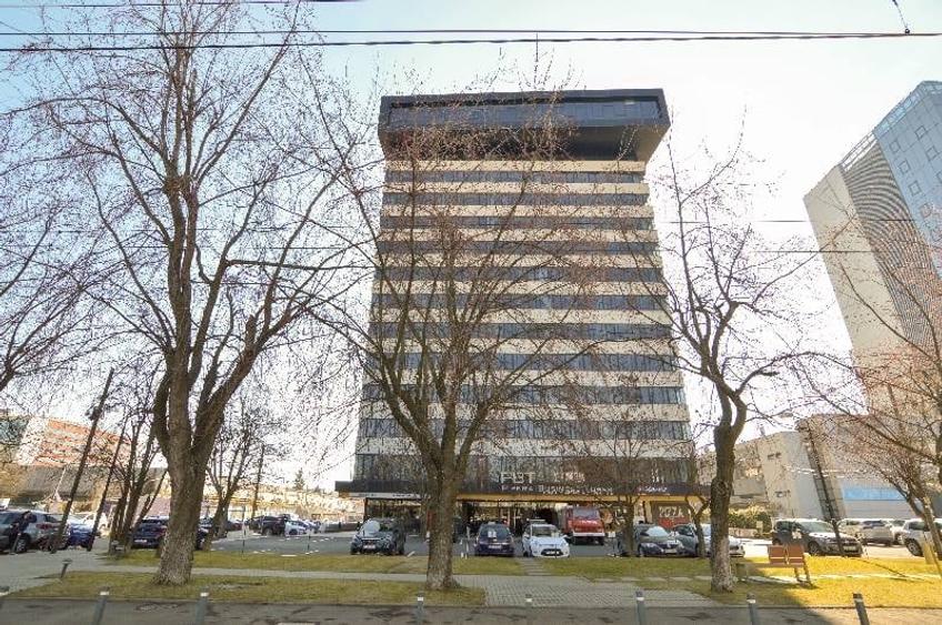 Birou, de 335 mp, în Aviației