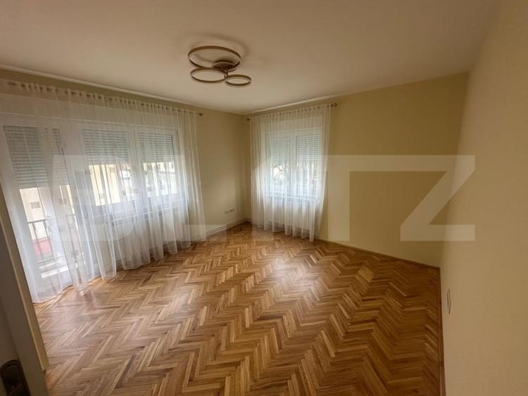 Apartament cu 4 camere decomandat în Titulescu
