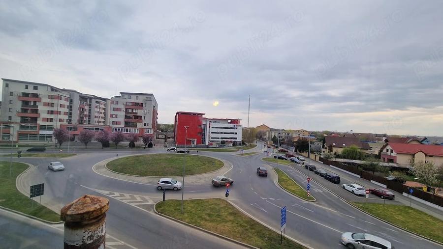 Apartament cu 3 camere decomandat în Soarelui