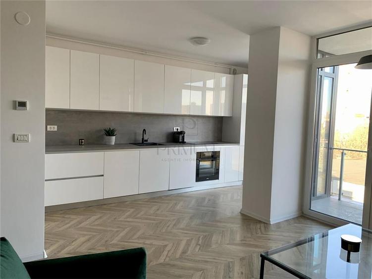 Apartament cu 2 camere semidecomandat, mobilat în Central