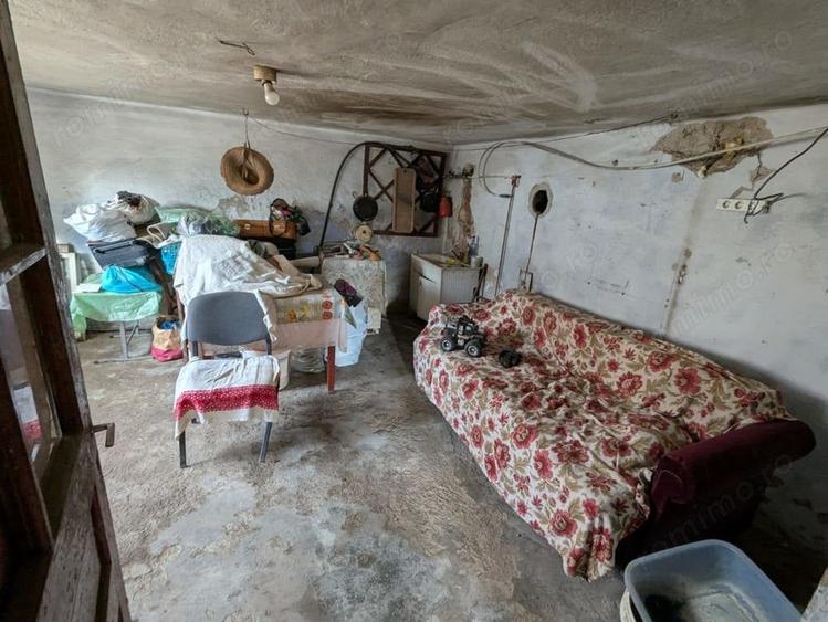 Casă cu 4 camere cu Teren 957 Mp în Mera