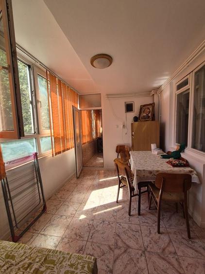 Apartament cu 3 camere circular, mobilat în Faleza Nord
