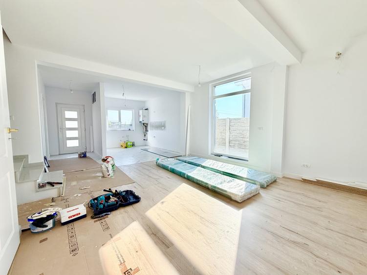 Duplex cu 4 camere cu Canalizare în Moșnița Nouă