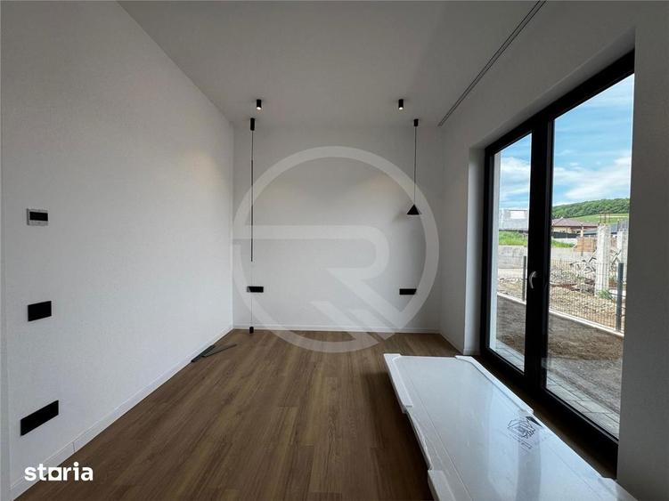 Casă cu 5 camere decomandat cu Teren 700 Mp în Chinteni