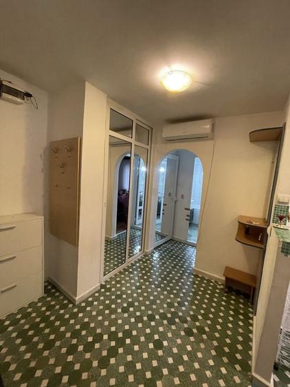 Apartament cu 2 camere decomandat în Micro 21