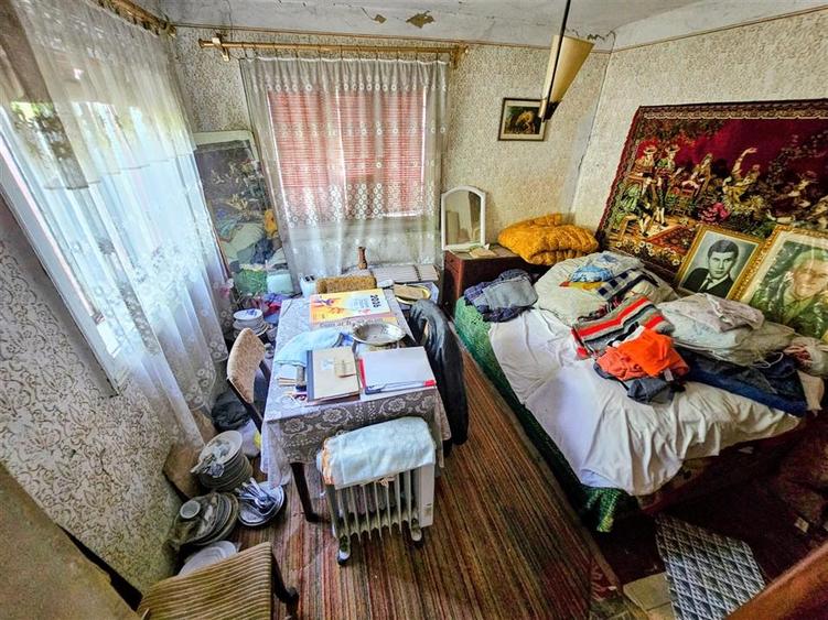 Casă individuală cu 5 camere cu Canalizare în Chercea