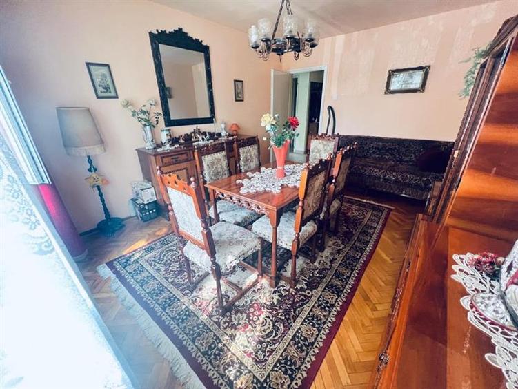 Apartament cu 2 camere decomandat în Circumvalațiunii