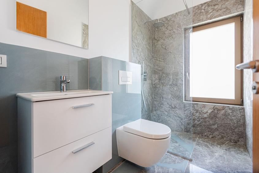 Duplex cu 4 camere cu Canalizare în Exterior Nord