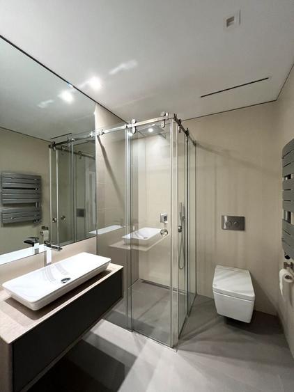 Apartament cu 5 camere semidecomandat, mobilat în Primăverii