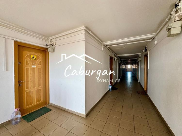 Apartament cu 3 camere semidecomandat în Central
