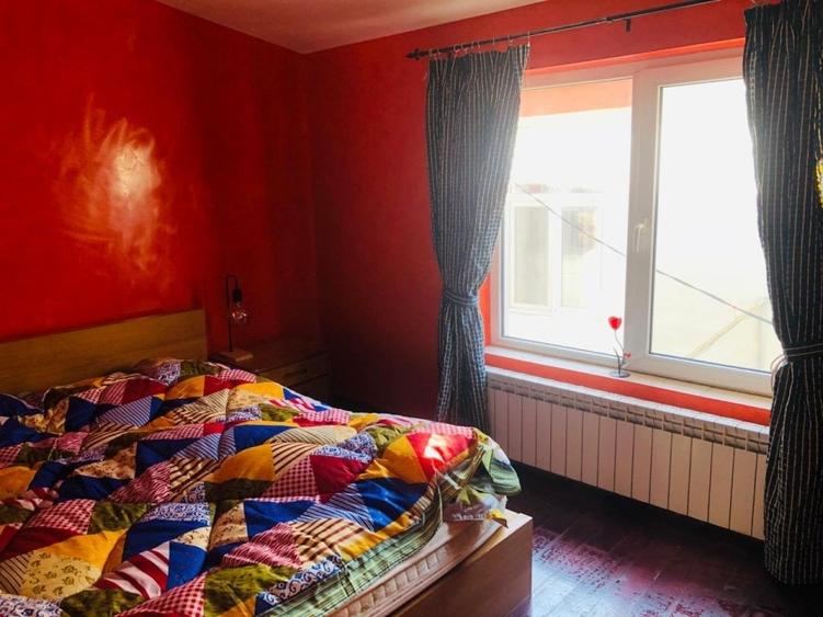 Casă individuală cu 2 camere cu Teren 15 Mp în Universitate