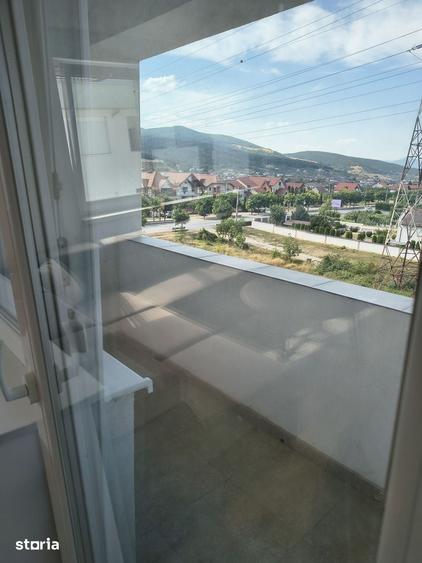 Apartament cu 3 camere decomandat în Cetate