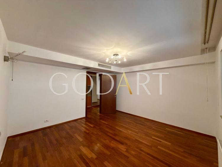 Apartament cu 3 camere decomandat în Herăstrău