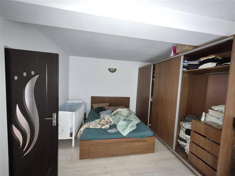 Apartament cu 3 camere decomandat în Valea Lupului