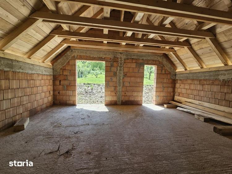 Casă cu 5 camere decomandat cu Teren 800 Mp în Feleacu