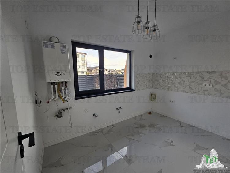 Casă cu 4 camere cu Canalizare în Chiajna