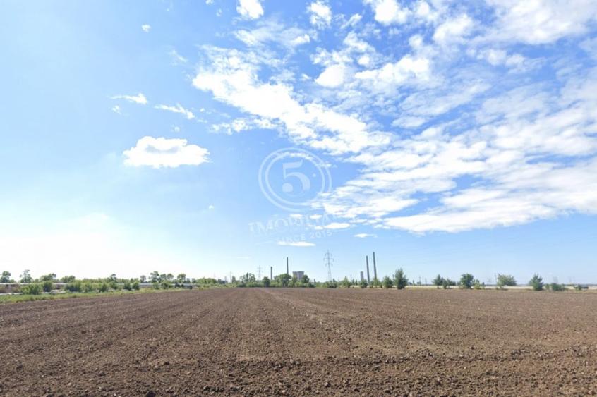 Teren Construcții intravilan de 25000 mp, în Vest