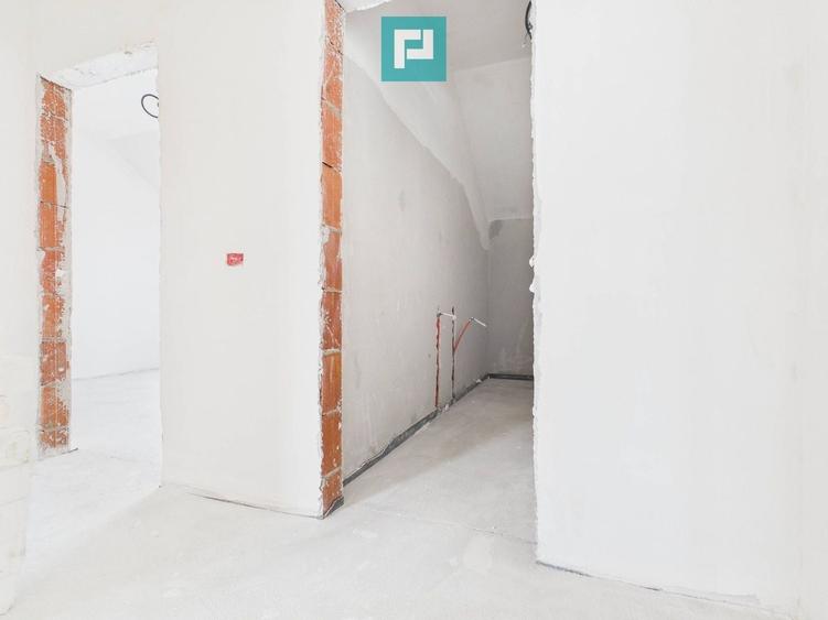 Duplex cu 4 camere cu Canalizare în Covaci