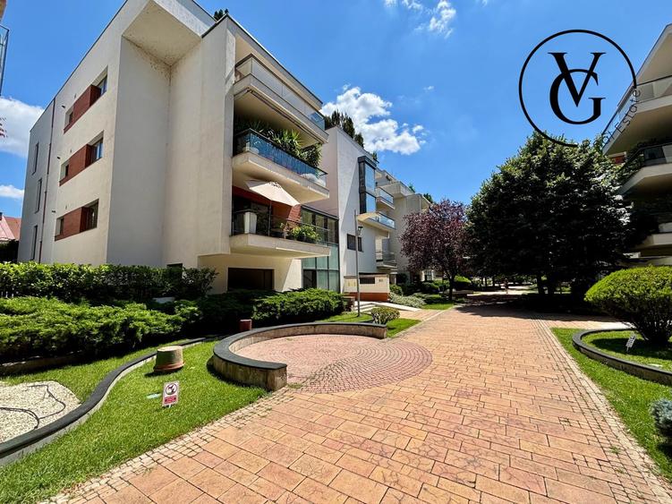 Apartament cu 4 camere decomandat, mobilat în Capitale