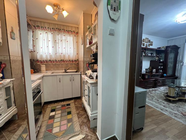 Apartament cu 2 camere semidecomandat în Vitan