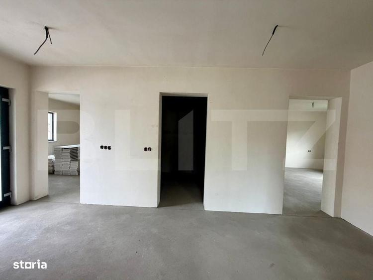Casă cu 3 camere în Sânnicoară