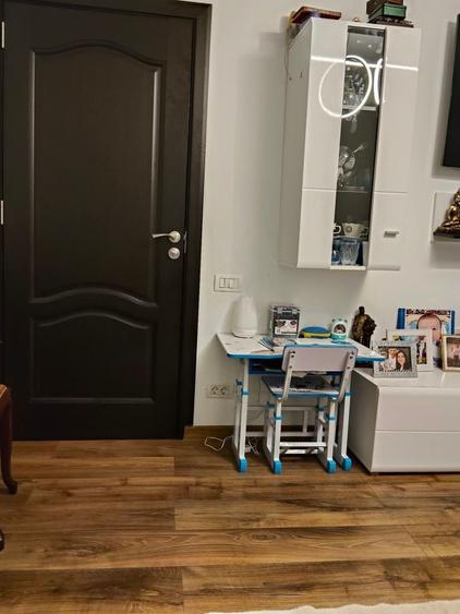 Apartament cu 3 camere decomandat, mobilat în Inel II
