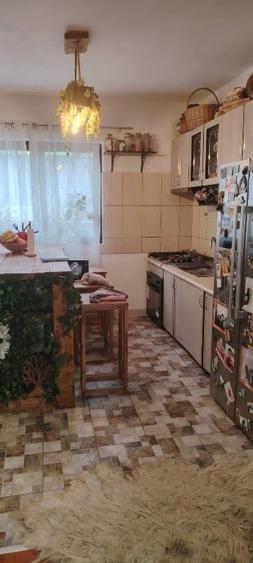 Casă cu 4 camere cu Teren 300 Mp în Central