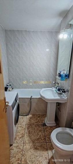 Apartament cu 4 camere decomandat, mobilat în Calea Călărașilor