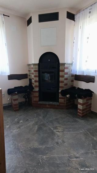 Casă cu 4 camere în Cărbunari