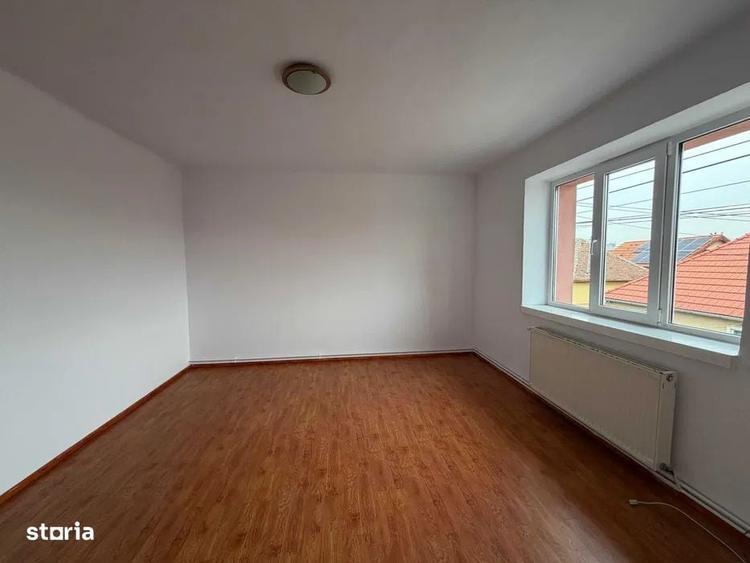 Casă cu 3 camere în Trei Stejari