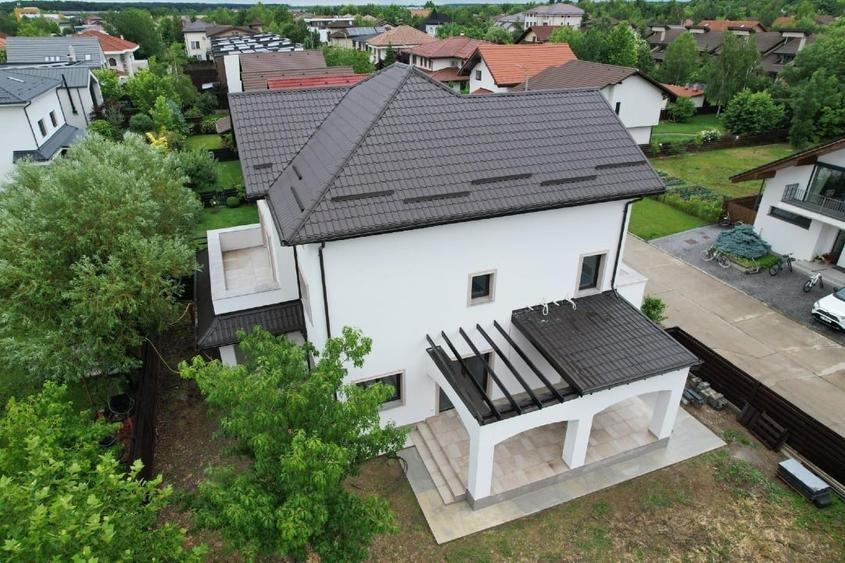Casă individuală cu 4 camere cu Canalizare în Corbeanca