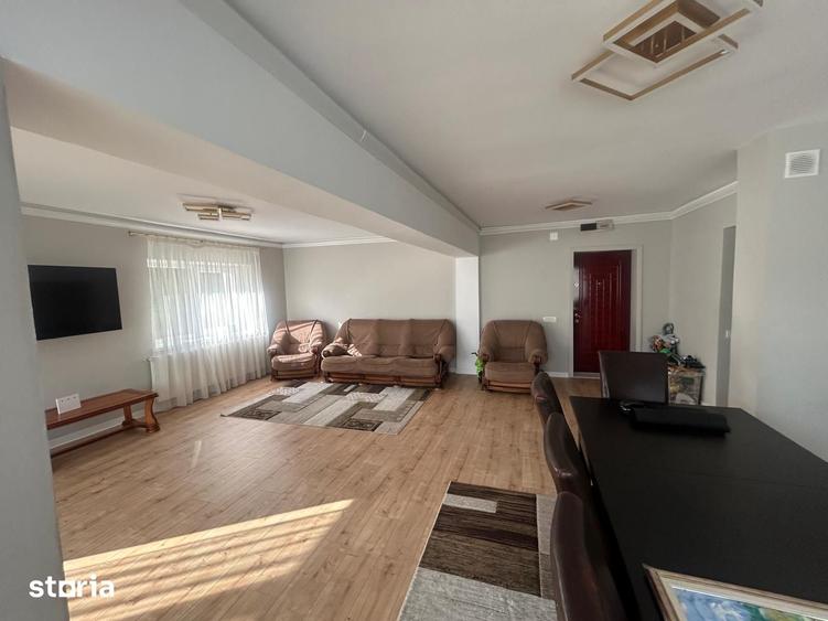 Apartament cu 5 camere în Central