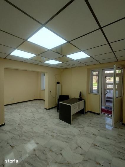 Spațiu comercial, de 120 mp, în Piața Unirii