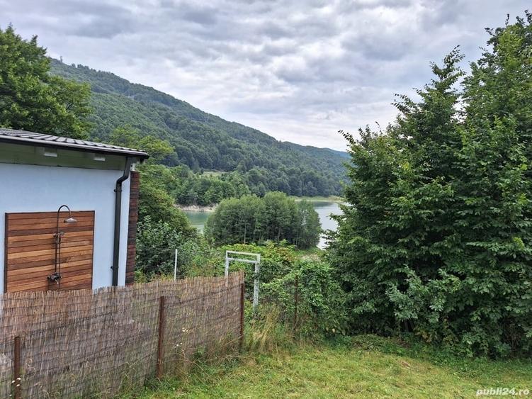 Teren de 1700 mp, în Valea Doftanei