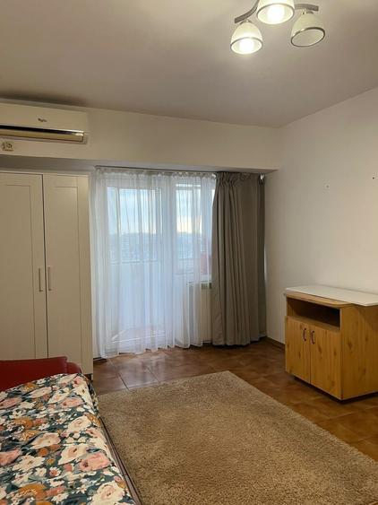 Apartament cu 2 camere decomandat în P-ța Alba Iulia