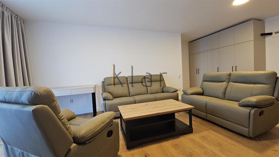 Apartament cu 2 camere semidecomandat, mobilat în Sopor