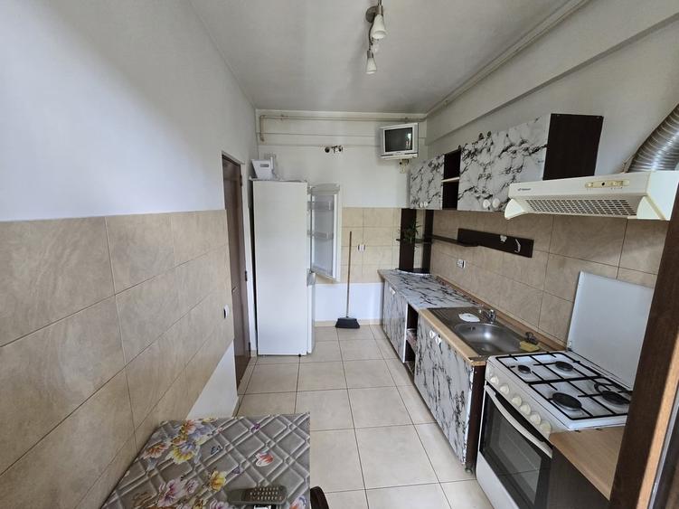 Garsonieră decomandată în Unirii