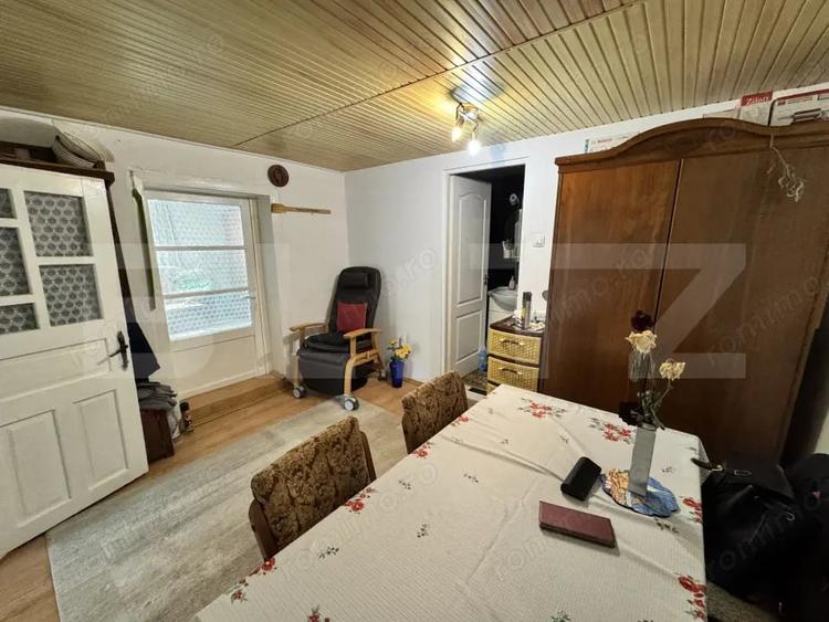 Casă cu 2 camere cu Teren 7300 Mp în Central