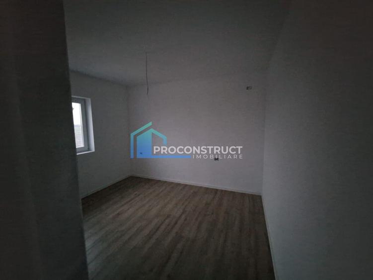 Casă individuală cu 3 camere cu Canalizare în Sânandrei
