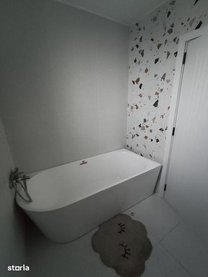 Casă cu 5 camere cu Teren 1800 Mp în Tărtășești