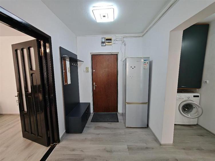 Apartament cu 2 camere decomandat, mobilat în Vlahuță