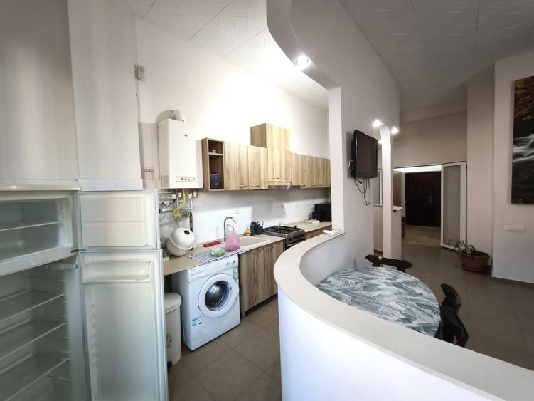 Apartament 3 camere 100 mp  Faleza Nord 700 euro - 2