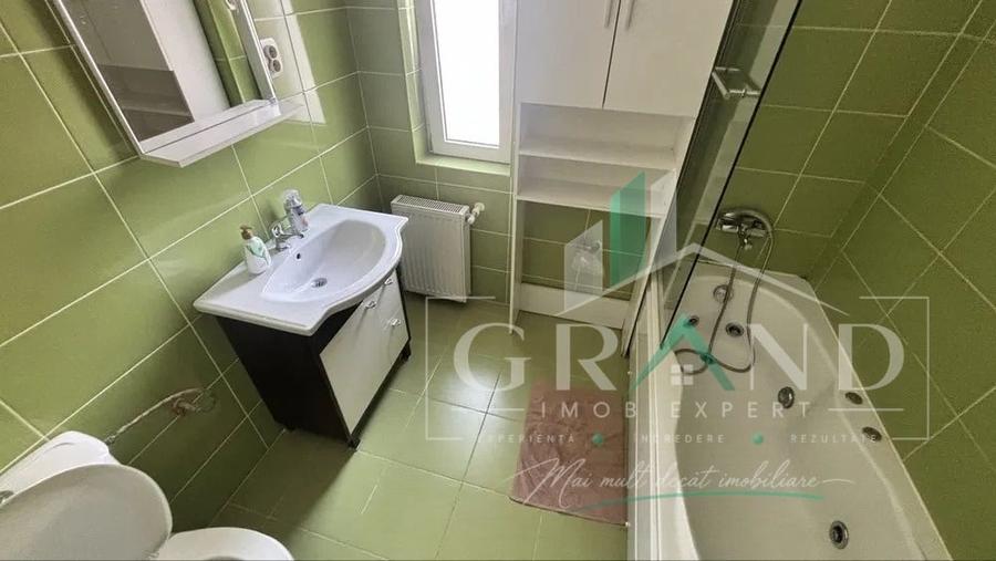 Apartament cu 3 camere semidecomandat, mobilat în Florești