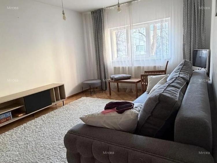 Apartament cu 3 camere decomandat, mobilat în Obcini